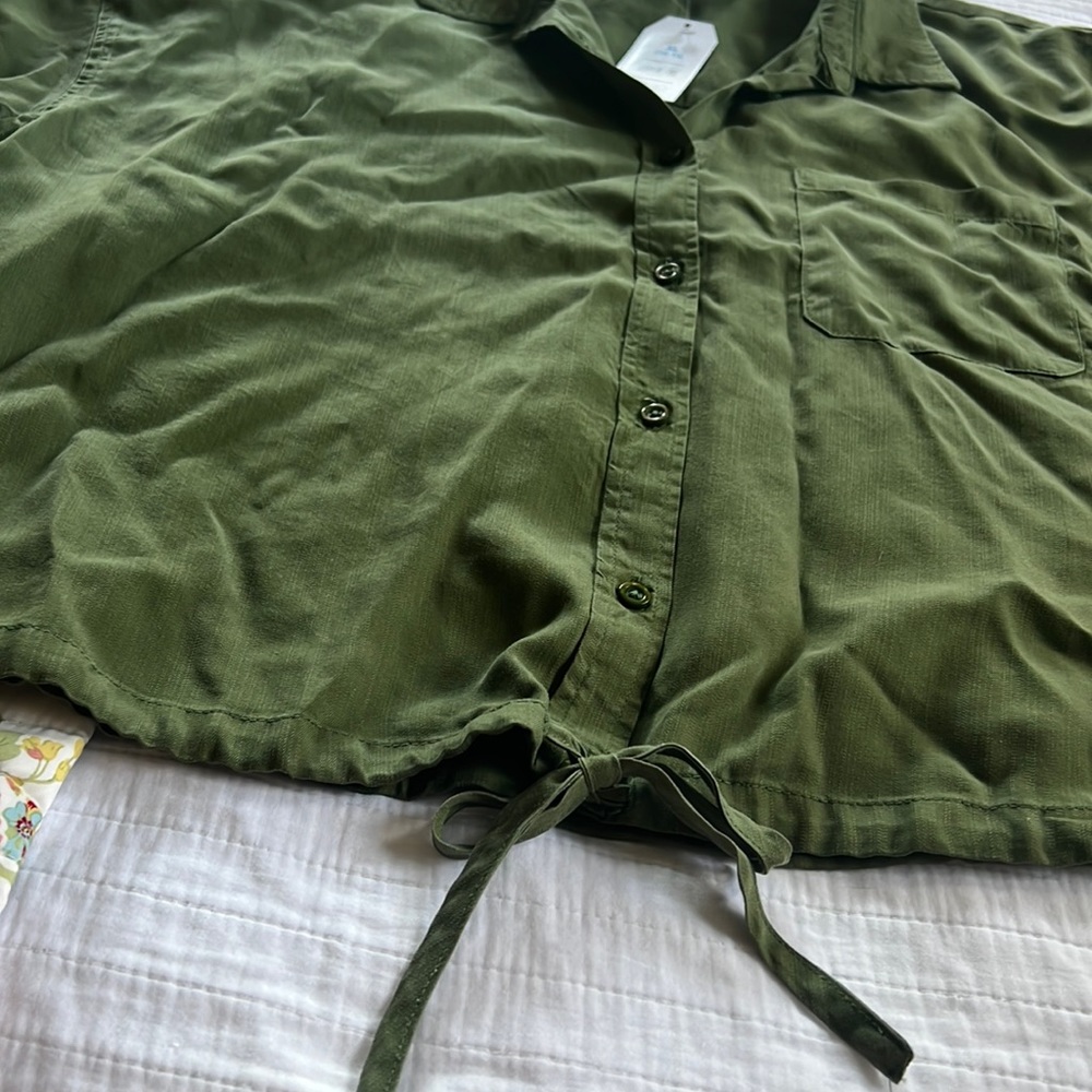 XL tie waist blouse, brand new, never worn.